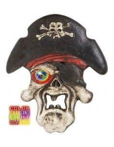 Calavera pirata con luz en...